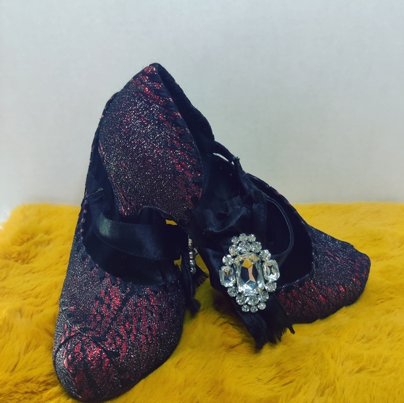 BKE **HOLIDAY RED HEEL PUMP** GLITZ AND GLAMOR *8 1/2* - Picture 10 of 13